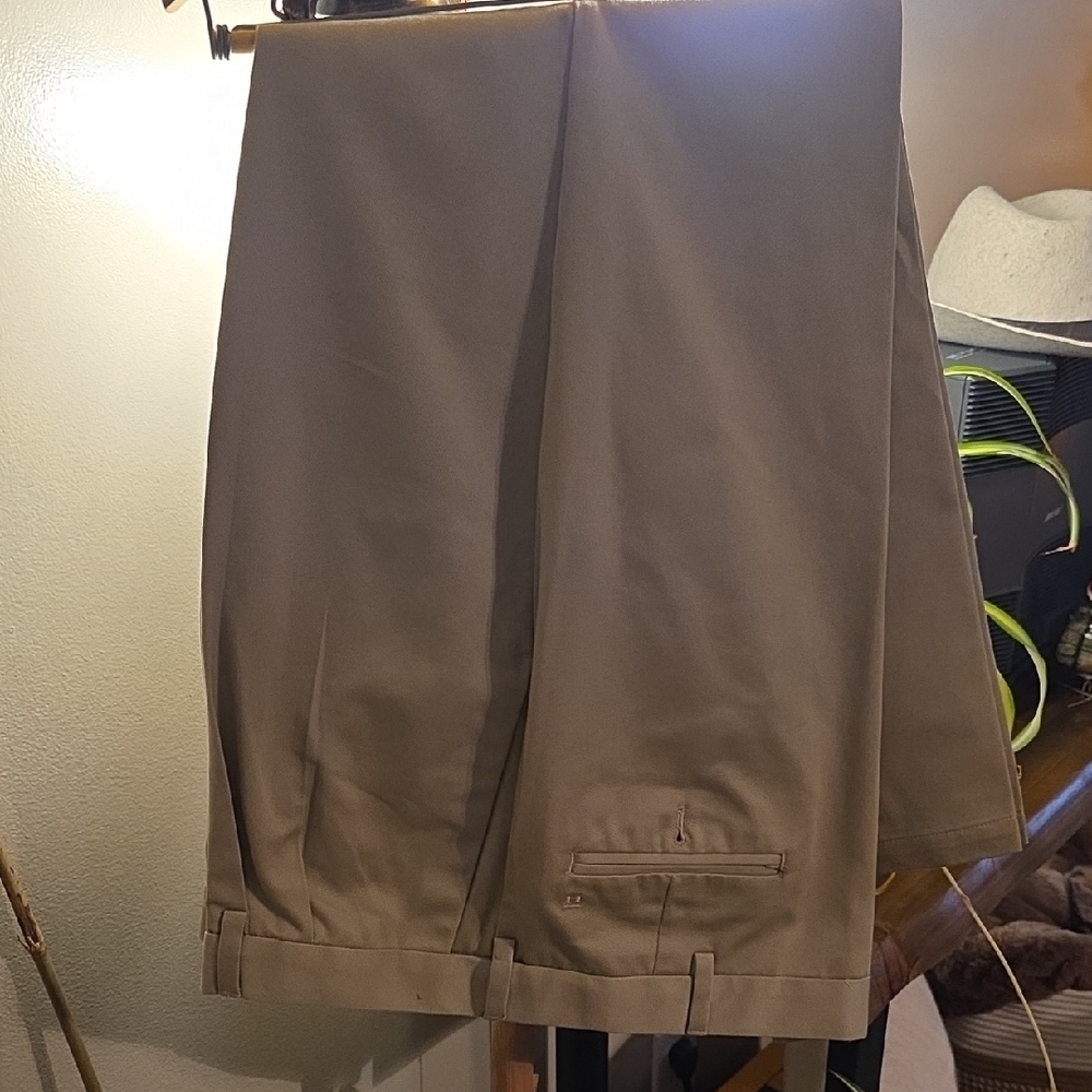 Haggar Men's Dress Pants in Tan Waist 44
